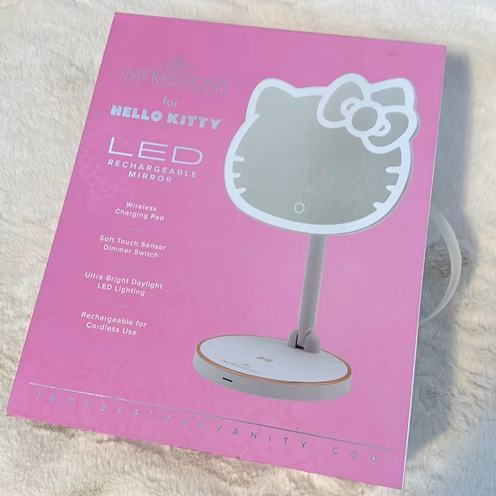 Impression Vanity Hello Kitty LED rechargeable mirror